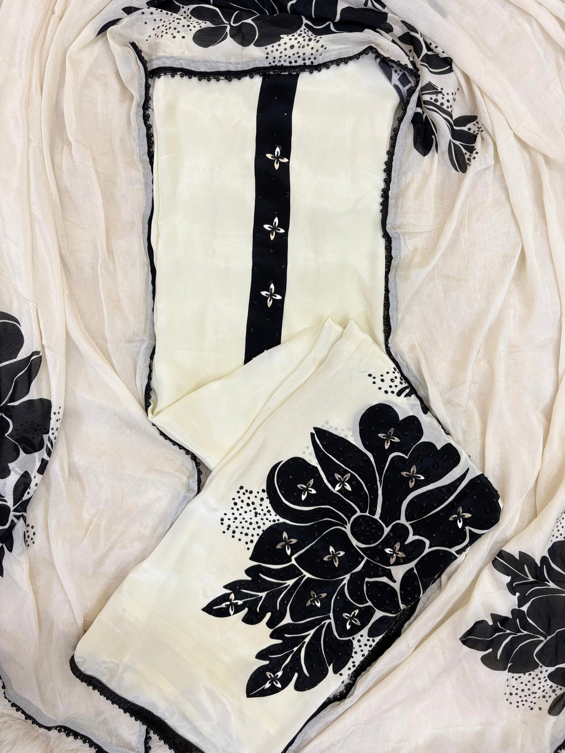 Zoya-e-Zehra: Ivory Black Appliqué Suit with Chic Motifs & Contrast Dupatta
