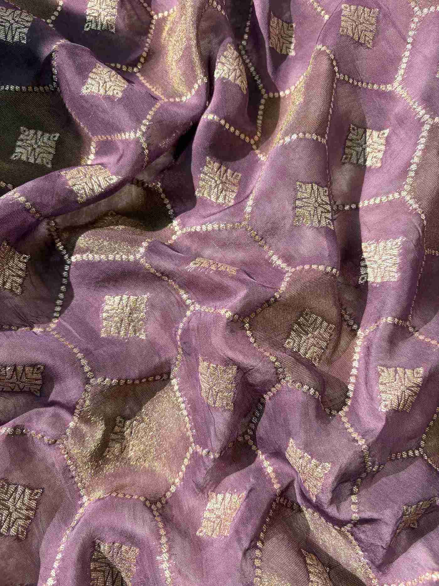 Detailed view of banarasi dupatta