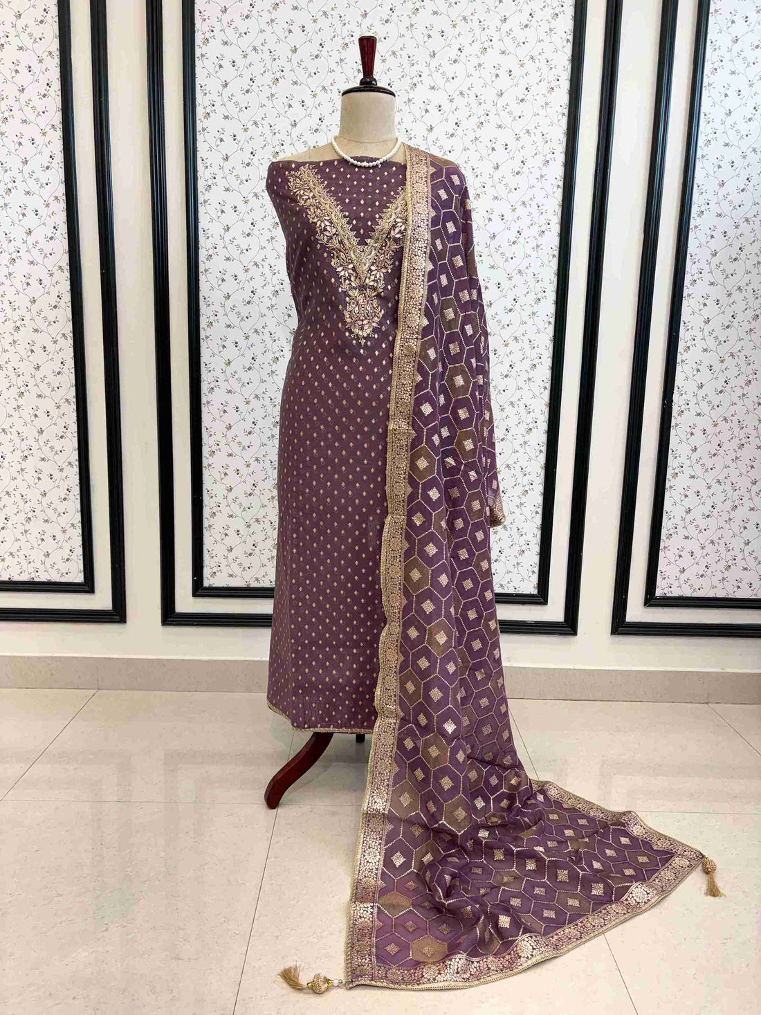 Lavender organza 3-piece suit on manequin - The Zareesh