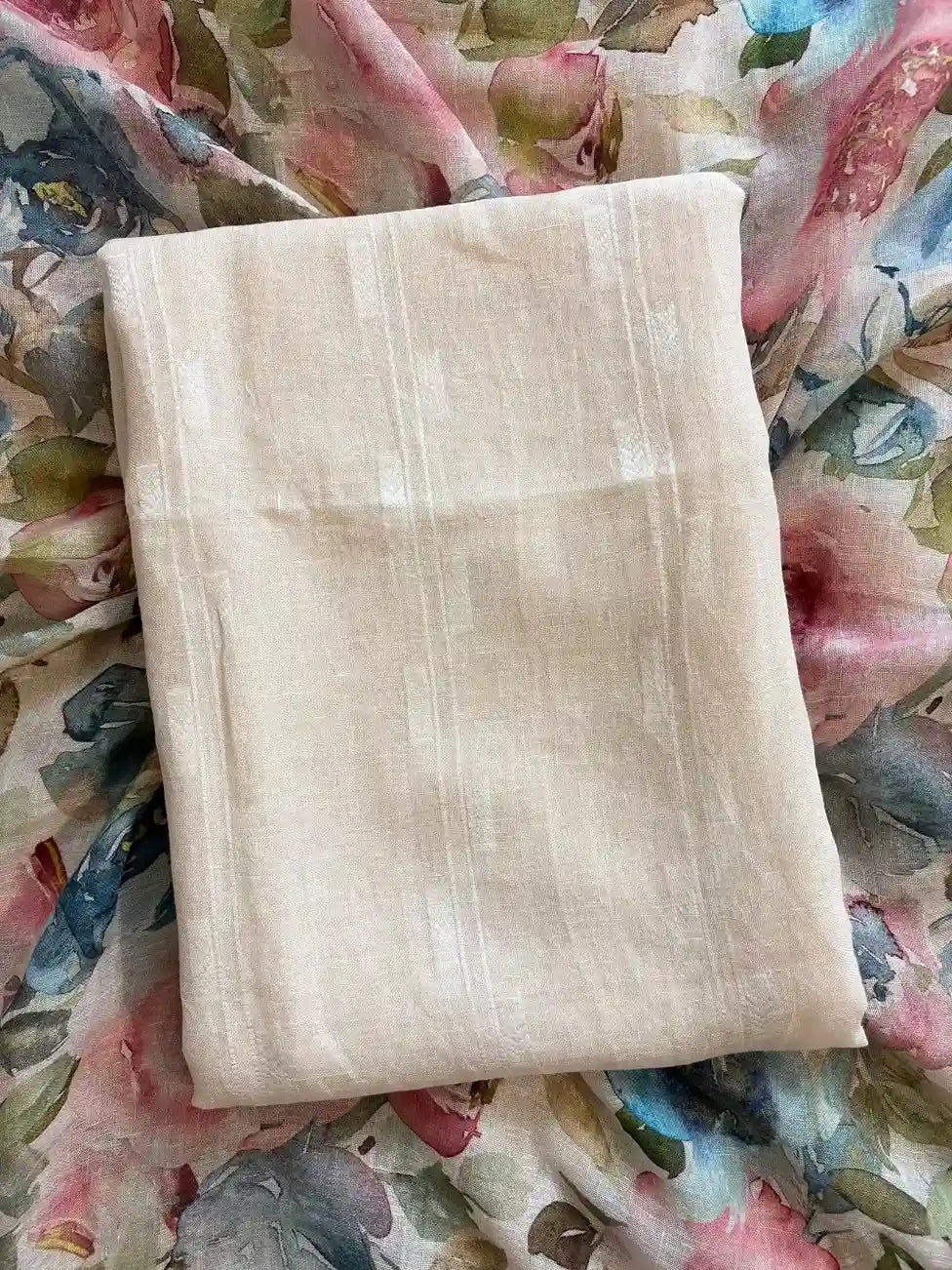 pure linen unstitched suit for casual look