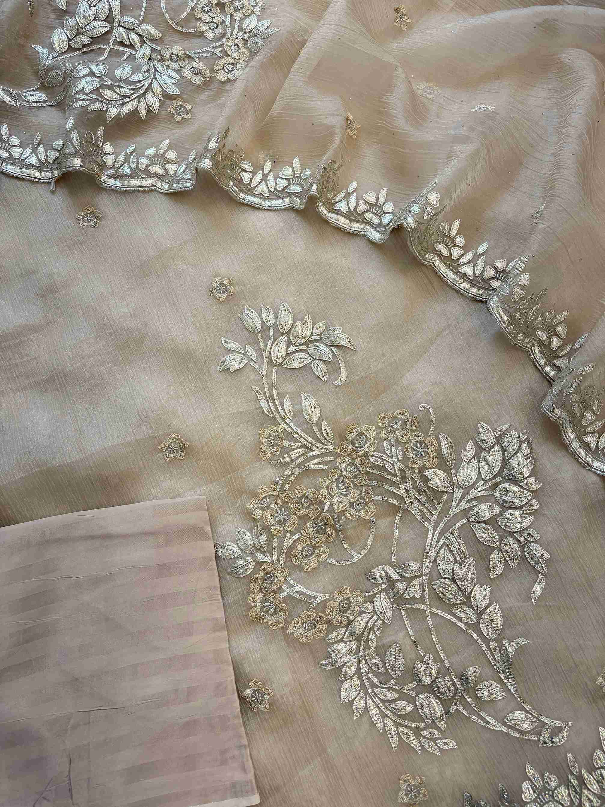Floral silver gota motif on shirt daaman