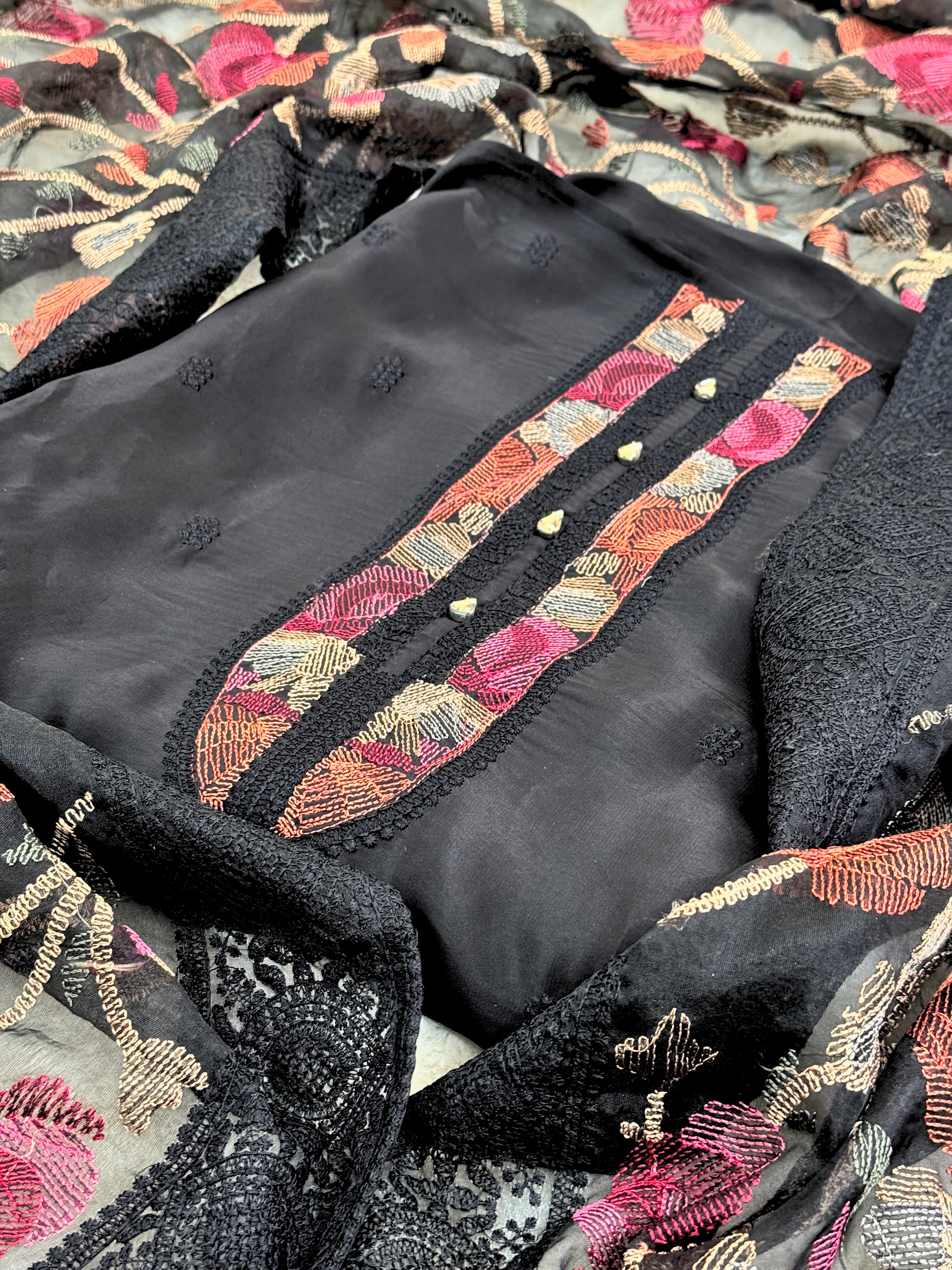 Gul-e-Ishq: Black Suit with Rose Threadwork & Sheer Floral Dupatta