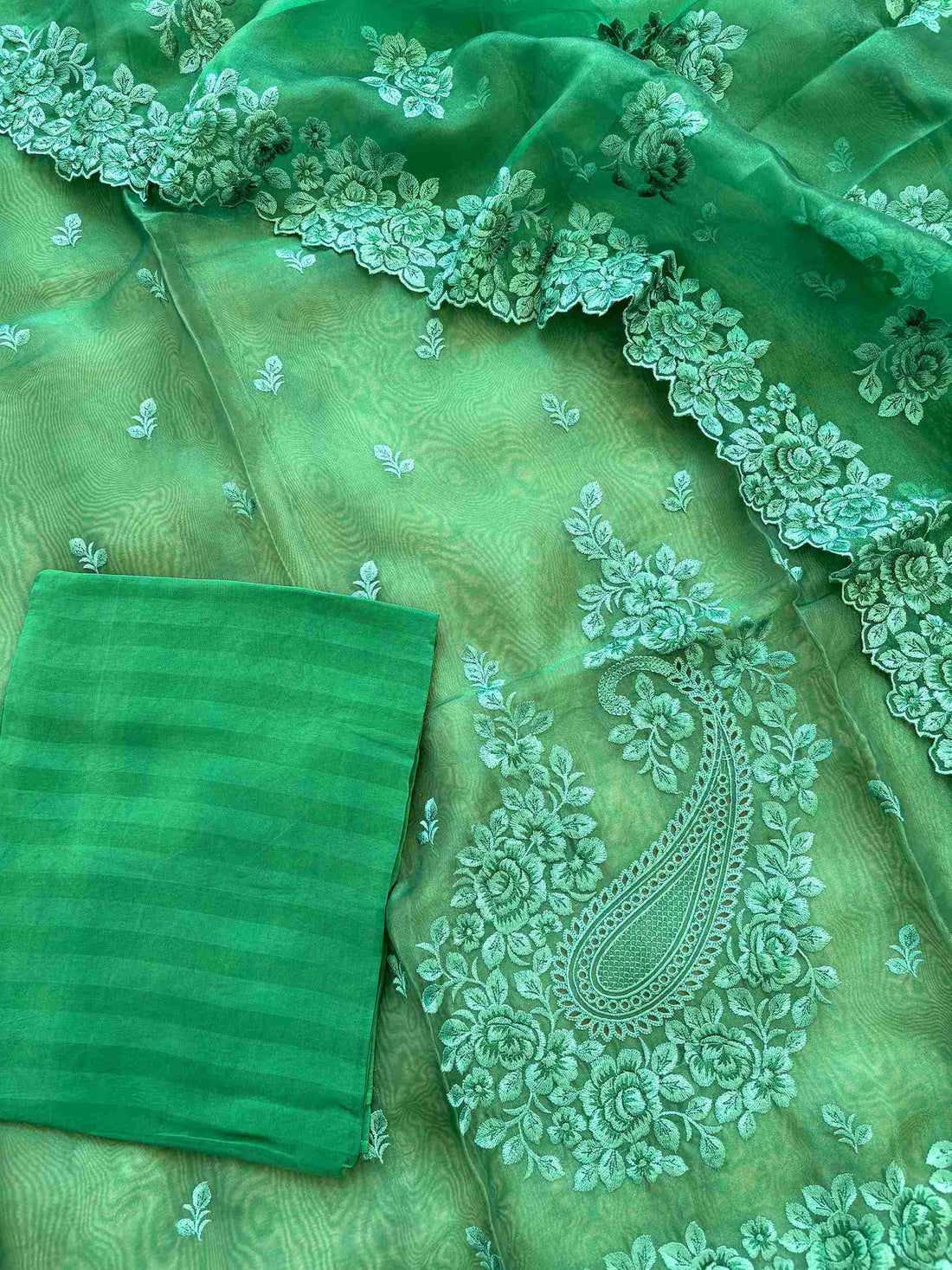 Matching emerald green pure crepe bottom fabric for unstitched suit