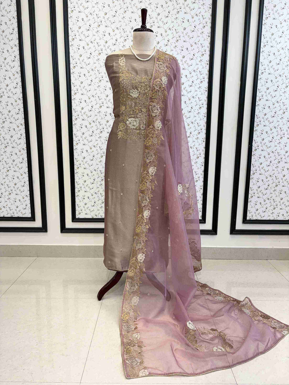 Very Elegant party wear unstitched suit - The Zareesh