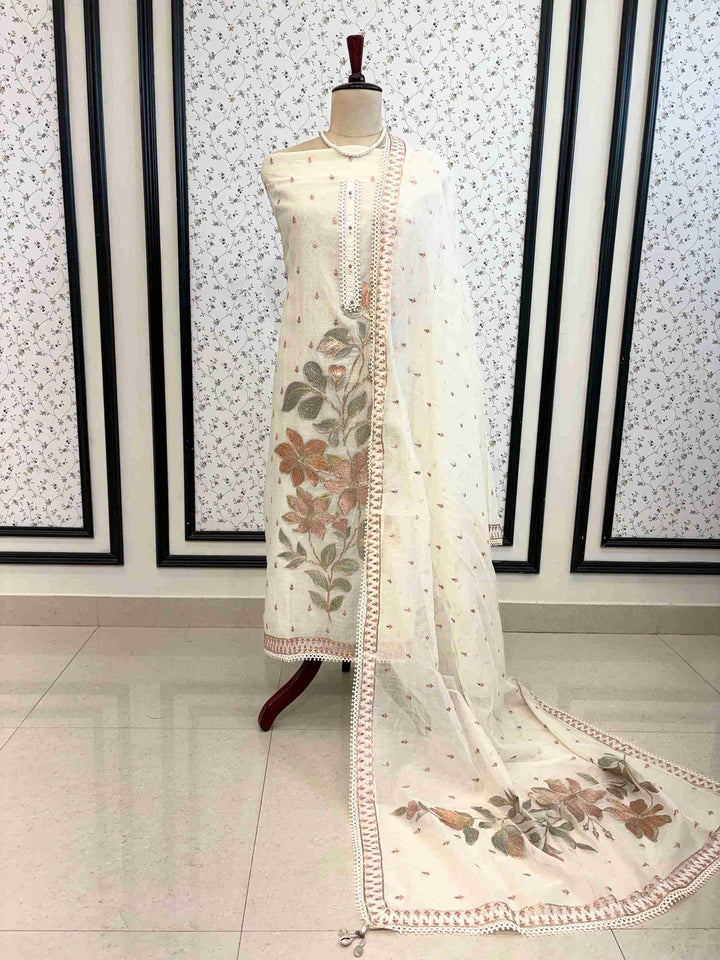 Ivory mul cotton 3 piece suit on manequinn