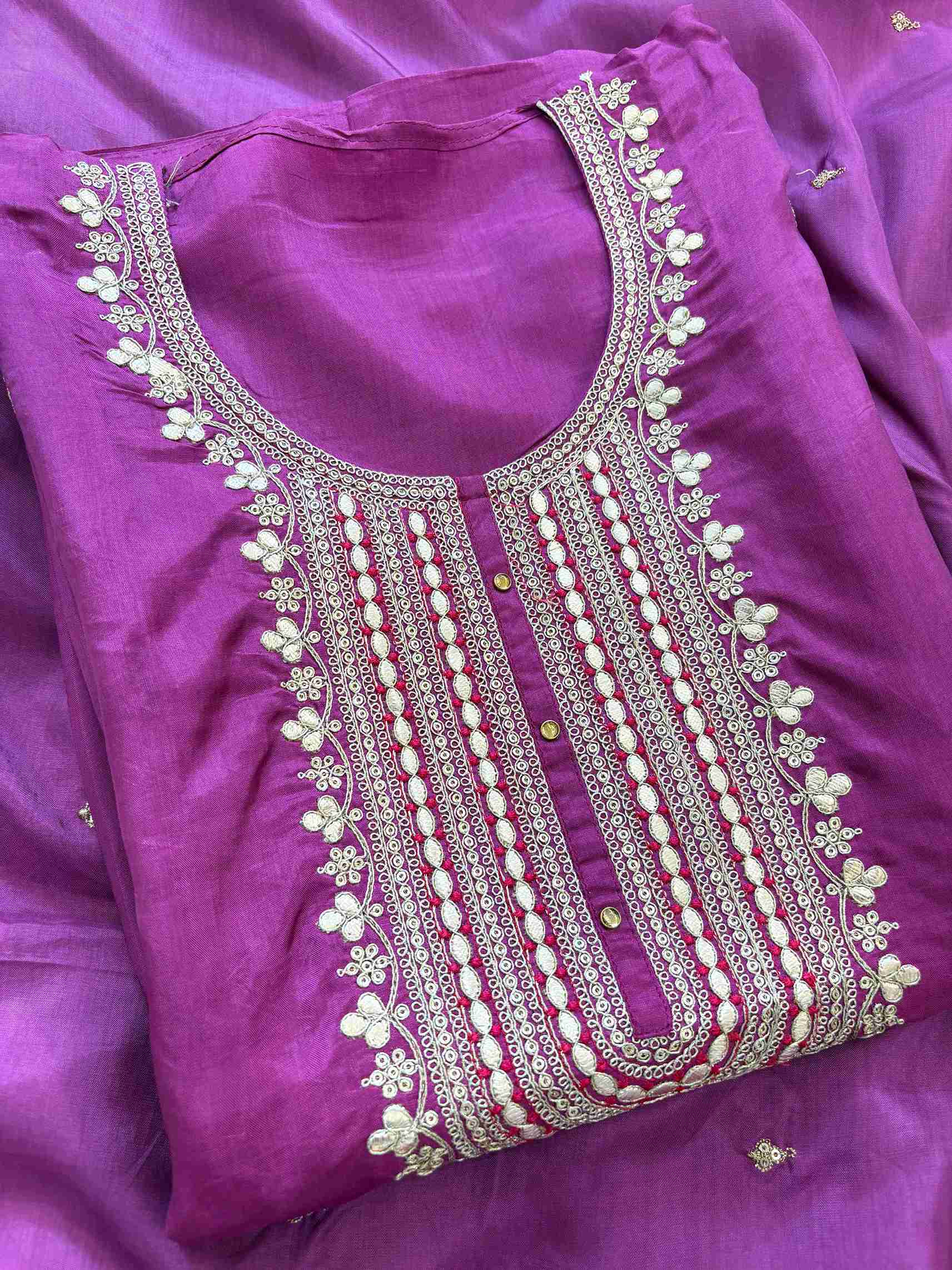 Scalloped embroidered border detailing on purple Russian silk dupatta